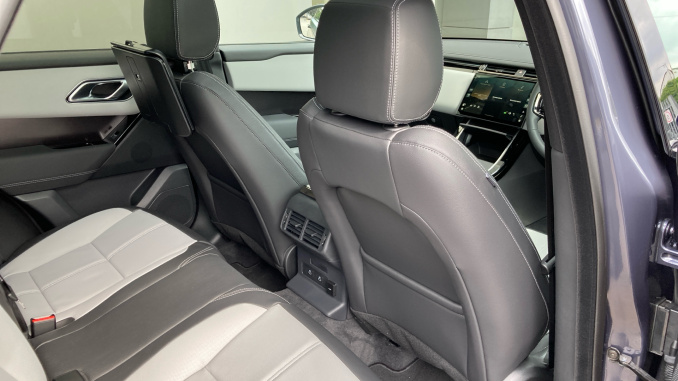 Land Rover Range Rover Velar 3.0 D300 MHEV Belgravia Edition Satin 5dr Auto Diesel Estate - Image 46